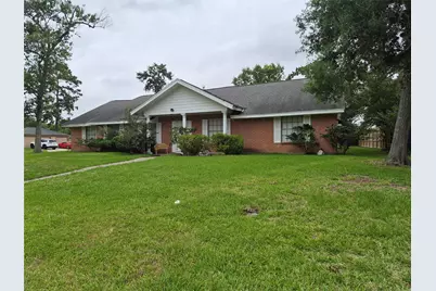 814 Oak Leaf Street, La Porte, TX 77571 - Photo 2