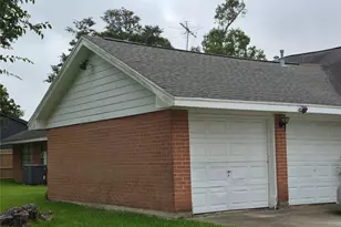 814 Oak Leaf St, La Porte, TX 77571 - Photo 4