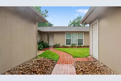 16318 Blackhawk Boulevard, Friendswood, TX 77546 - Photo 18