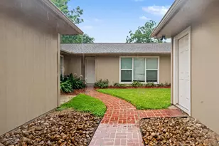 16318 Blackhawk Blvd, Friendswood, TX 77546 - Photo 18