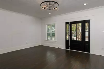 105 E 14th Street, Houston, TX 77008 - Photo 4