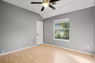 47 N Winterport Circle, The Woodlands, TX 77382 - Photo 10