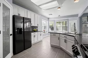 47 N Winterport Cir, The Woodlands, TX 77382 - Photo 4