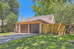 6715 La Sombra Dr, Houston, TX 77083 - Photo 2