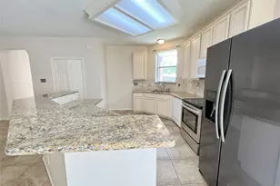 4723 Silverlake Dr, Sugar Land, TX 77479 - Photo 14