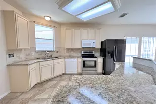 4723 Silverlake Dr, Sugar Land, TX 77479 - Photo 12