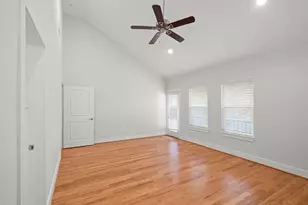 206 Burr St, Houston, TX 77011 - Photo 32