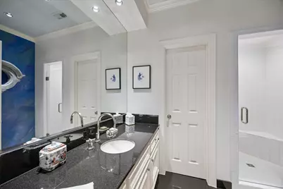 2623 Sutton Court, Houston, TX 77027 - Photo 20