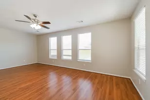 1060 Cabot Cove, Dickinson, TX 77539 - Photo 4