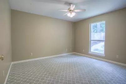 2115 Greentree Drive, Huntsville, TX 77340 - Photo 36