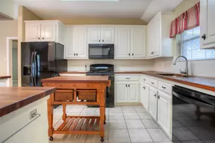 2115 Greentree Dr, Huntsville, TX 77340 - Photo 16