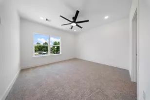 3219 Fontinot St, Houston, TX 77026 - Photo 18