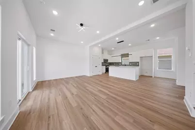 3219 Fontinot Street, Houston, TX 77026 - Photo 10