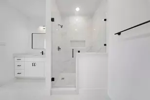 3219 Fontinot St, Houston, TX 77026 - Photo 6