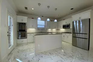 2604 Hopkins St, Houston, TX 77006 - Photo 10