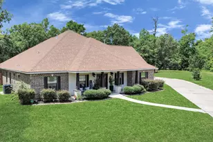 6319 Nowlin Dr, Baytown, TX 77521 - Photo 2