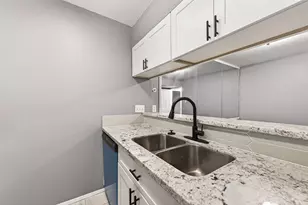 2100 Wilcrest Dr, Houston, TX 77042 - Photo 14