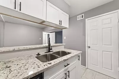 2100 Wilcrest Drive #225, Houston, TX 77042 - Photo 16