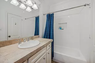 807 N 2nd St, Bellaire, TX 77401 - Photo 32