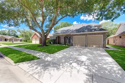 4754 Wynnview Drive, Friendswood, TX 77546 - Photo 2