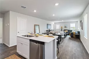 1010 Bluegill Ln, Alvin, TX 77511 - Photo 2