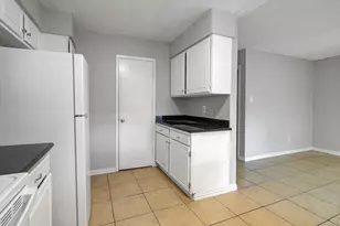 5825 W Tidwell Rd, Houston, TX 77092 - Photo 12