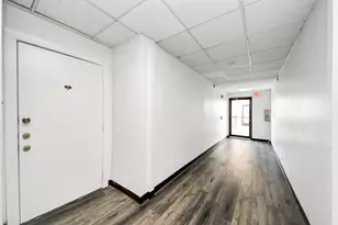 3105 Walnut Bend Ln, Houston, TX 77042 - Photo 26