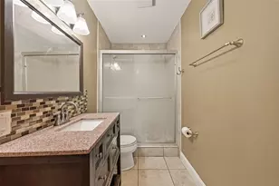2201 Fountain View Dr, Houston, TX 77057 - Photo 16