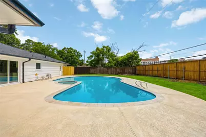 8419 Bluegate Court, Houston, TX 77025 - Photo 20