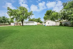 810 Lucky St, Houston, TX 77088 - Photo 4