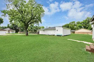 810 Lucky St, Houston, TX 77088 - Photo 6