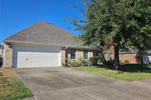 2205 Sugar Hill Dr, Deer Park, TX 77536 - Photo 2