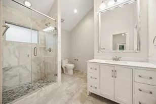 802 Flint River Dr, Houston, TX 77024 - Photo 28