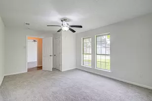 5634 Ridgeway Dr, Houston, TX 77033 - Photo 8