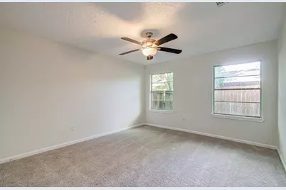 5634 Ridgeway Drive, Houston, TX 77033 - Photo 24
