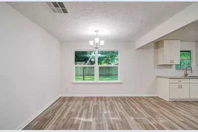 5634 Ridgeway Drive, Houston, TX 77033 - Photo 16