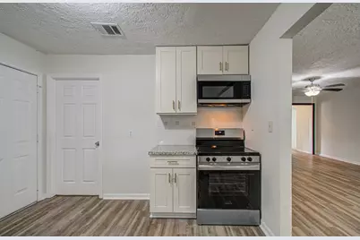5634 Ridgeway Drive, Houston, TX 77033 - Photo 26