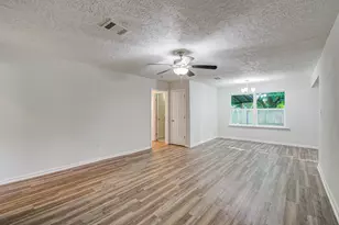 5634 Ridgeway Dr, Houston, TX 77033 - Photo 18