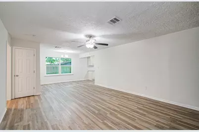 5634 Ridgeway Drive, Houston, TX 77033 - Photo 12