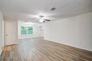 5634 Ridgeway Dr, Houston, TX 77033 - Photo 12