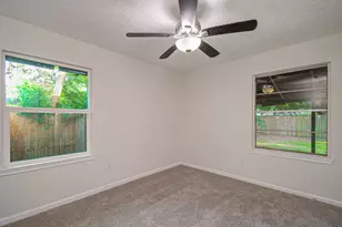 5634 Ridgeway Dr, Houston, TX 77033 - Photo 32