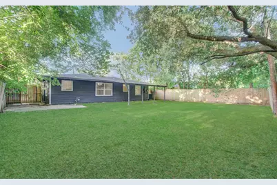 5634 Ridgeway Drive, Houston, TX 77033 - Photo 38