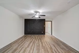 5634 Ridgeway Dr, Houston, TX 77033 - Photo 36