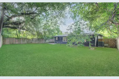 5634 Ridgeway Drive, Houston, TX 77033 - Photo 40