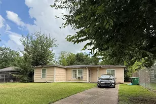5210 Westover St, Houston, TX 77033 - Photo 2