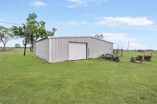 13339 Bj Dusek Rd, Wallis, TX 77485 - Photo 24