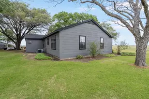 13339 Bj Dusek Rd, Wallis, TX 77485 - Photo 4