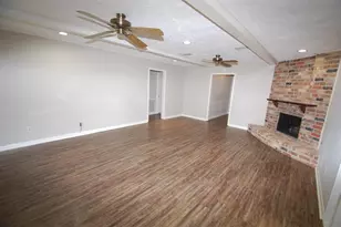 3107 Jenny Dr, Sugar Land, TX 77479 - Photo 6