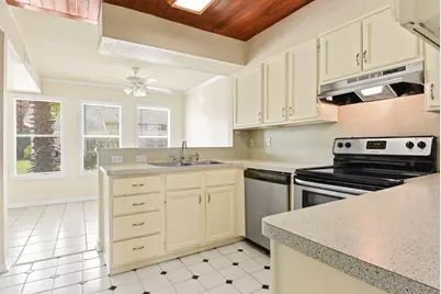 1911 Bittercreek Drive, Houston, TX 77042 - Photo 4