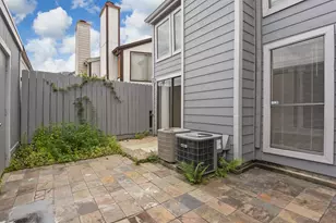 1911 Bittercreek Dr, Houston, TX 77042 - Photo 16